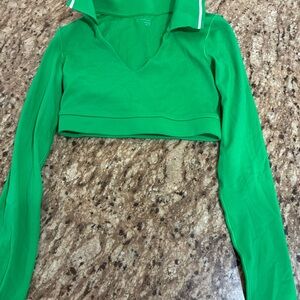 OFFLINE by Aerie long sleeve cropped top 💚
Size XS — NWT (retail $49.95)